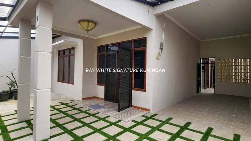 Rumah Bangunan Baru 1 Lantai di Jl Muhiyin Tanjung Barat 