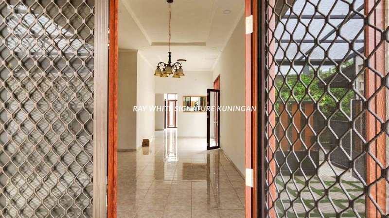 Rumah Bangunan Baru 1 Lantai di Jl Muhiyin Tanjung Barat 