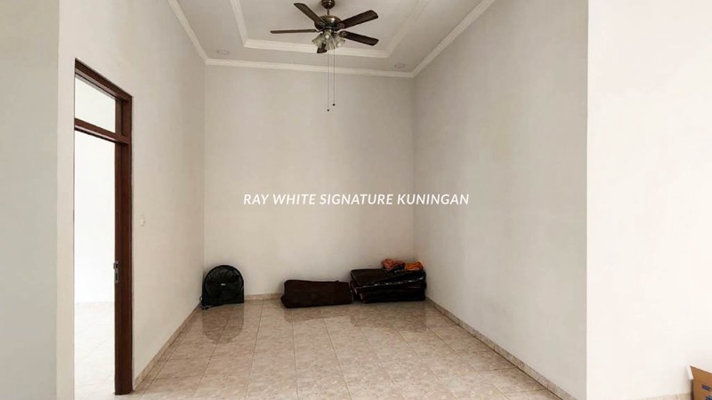 Rumah Bangunan Baru 1 Lantai di Jl Muhiyin Tanjung Barat 