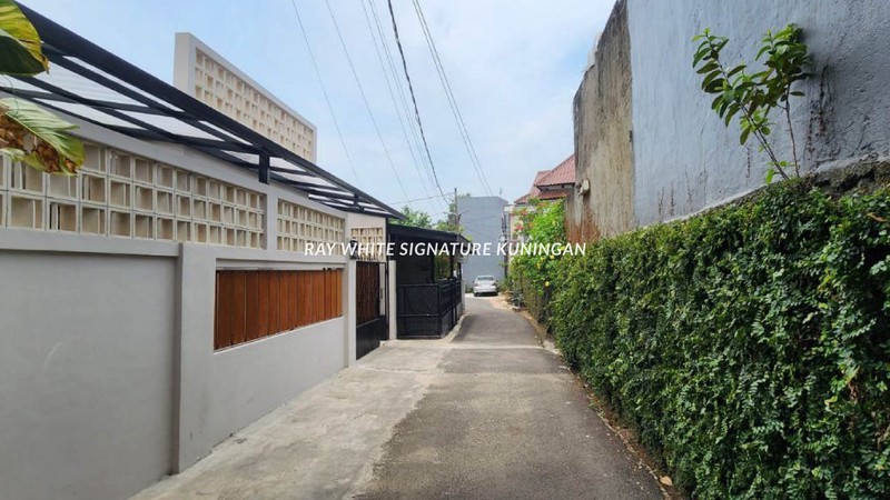 Rumah Bangunan Baru 1 Lantai di Jl Muhiyin Tanjung Barat 