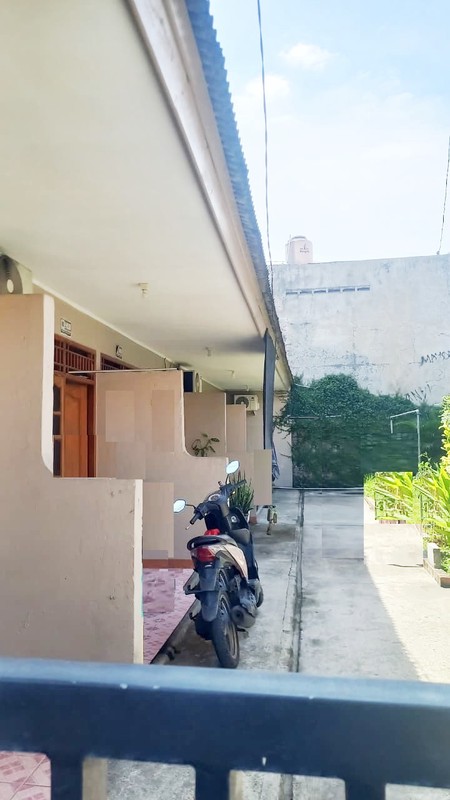 Kontrakan 12 Pintu, dekat dg sek 3A Bintaro, cocok Investasi di Bintaro...