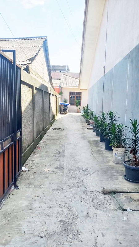 Kontrakan 12 Pintu, dekat dg sek 3A Bintaro, cocok Investasi di Bintaro...