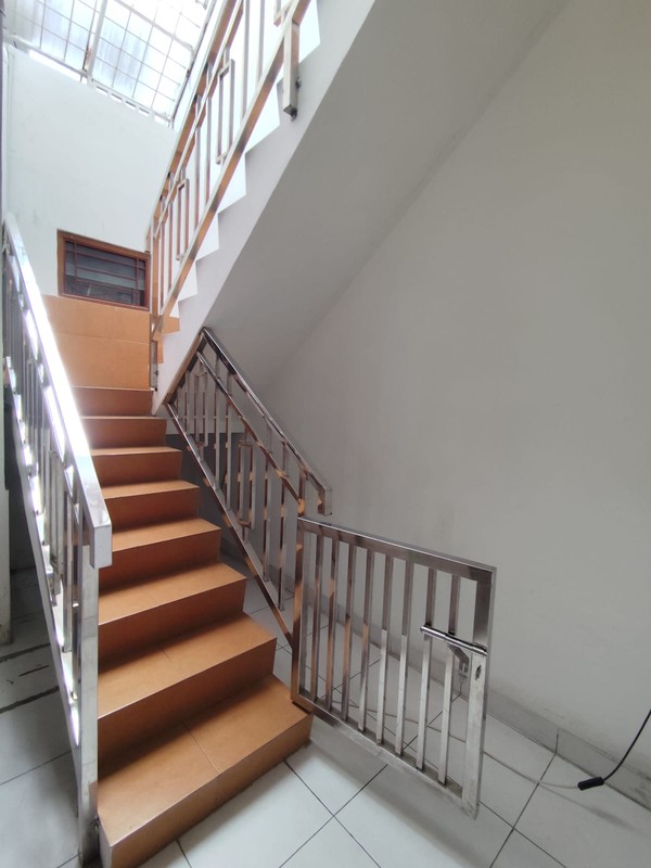 Rumah 2 Lantai Semi Furnished Siap Huni di Perum Griya Ambarketawang, Gamping - Dekat Stasiun Patukan