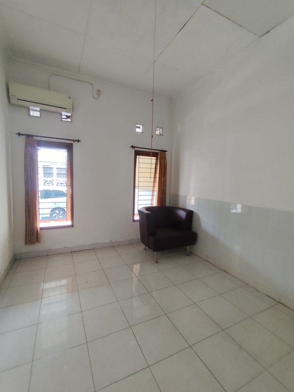 Rumah 2 Lantai Semi Furnished Siap Huni di Perum Griya Ambarketawang, Gamping - Dekat Stasiun Patukan