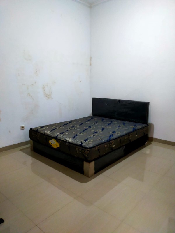 Rumah 2 Lantai, Rapih Siap huni di Bintaro- Pesanggrahan