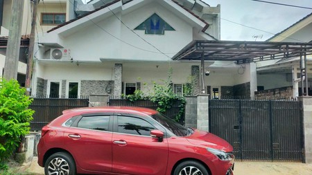 Rumah 2 Lantai, Rapih Siap huni di Bintaro- Pesanggrahan