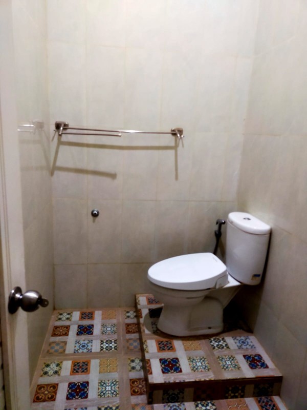 Rumah 2 Lantai, Rapih Siap huni di Bintaro- Pesanggrahan