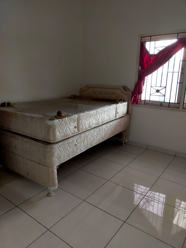 Rumah 2 Lantai, Rapih Siap huni di Bintaro- Pesanggrahan