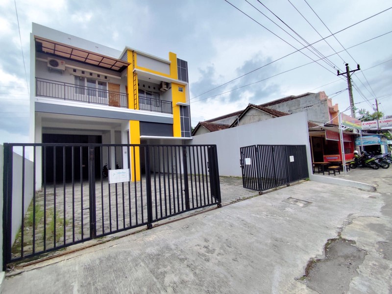 Disewakan Ruko 2 Lantai 788 Meter Persegi di Dekat STPN Gamping, Sleman