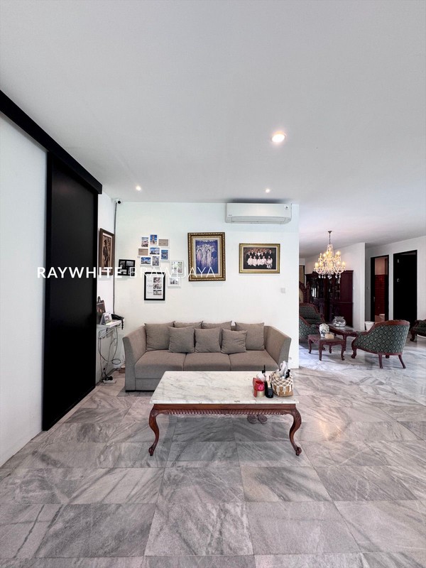 Rumah Siap Huni Jalan Lebar Lokasi Strategis Area Lebak Bulus