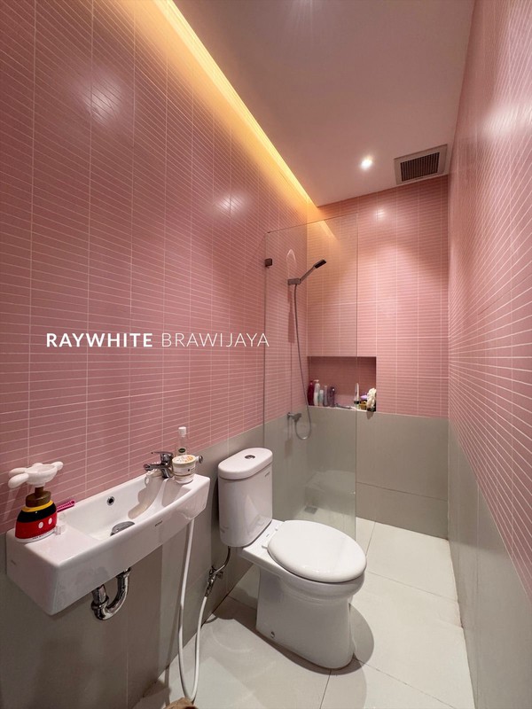 Rumah Siap Huni Jalan Lebar Lokasi Strategis Area Lebak Bulus