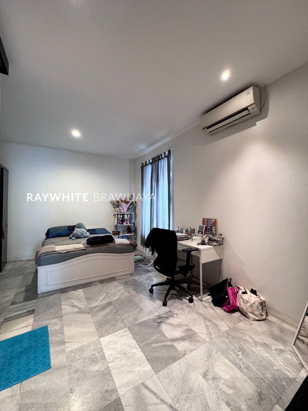 Rumah Siap Huni Jalan Lebar Lokasi Strategis Area Lebak Bulus