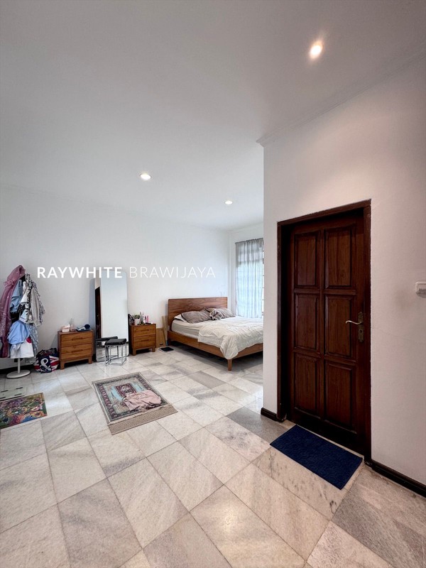 Rumah Siap Huni Jalan Lebar Lokasi Strategis Area Lebak Bulus