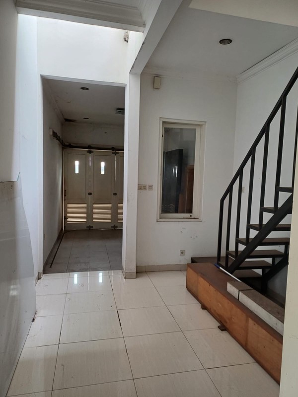 Rumah 2 Lantai, Lokasi strategis di Ciledug