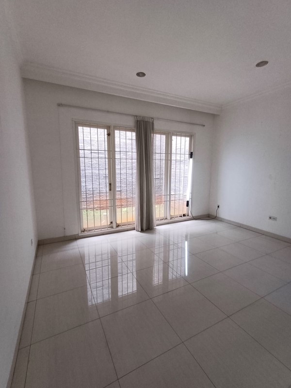 Rumah 2 Lantai, Lokasi strategis di Ciledug