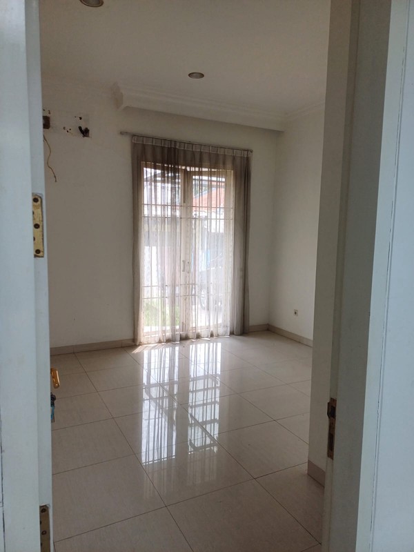 Rumah 2 Lantai, Lokasi strategis di Ciledug