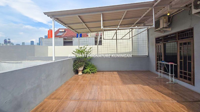 Rumah 2,5 Lantai Siap Huni Lokasi Strategis di Jl. Danau Medara Bendungan Hilir