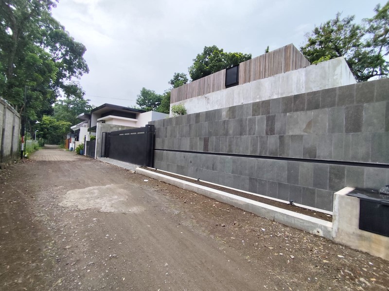 Rumah Modern Industrial 2 Lantai di Wedomartani, Ngemplak - Sleman