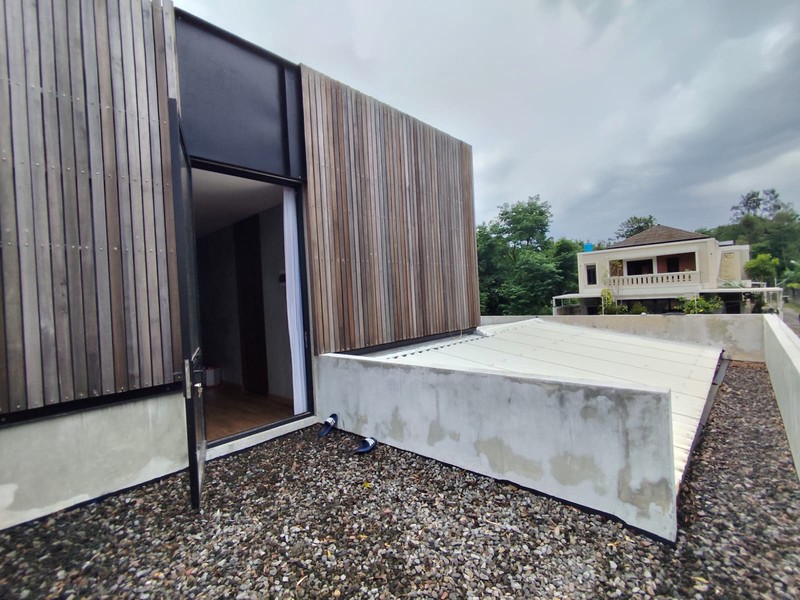 Rumah Modern Industrial 2 Lantai di Wedomartani, Ngemplak - Sleman