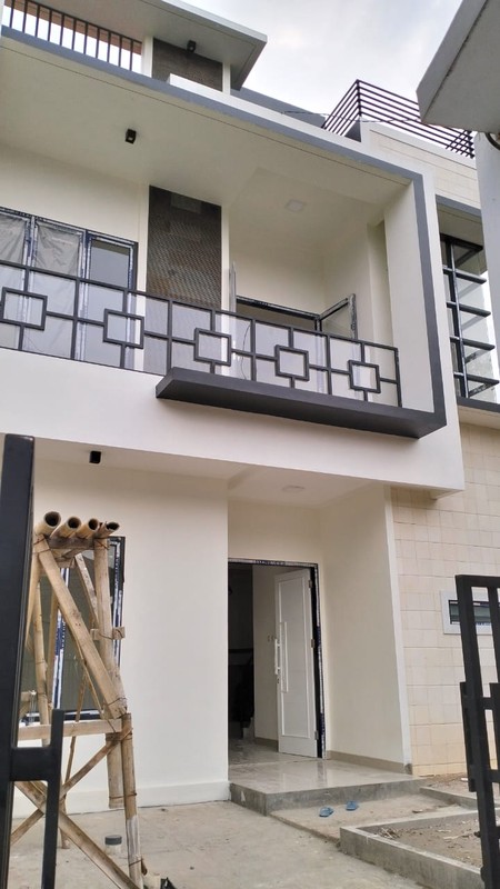 Brand New, Rumah Minimalis Harga Menarik di Komplek Strategis Cinere
