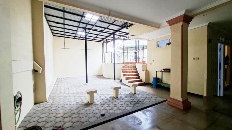 Rumah 2 Lantai Semi Furnished di Jl Cucur Sektor IV Bintaro Jaya Pondok Karya, Pondok Aren