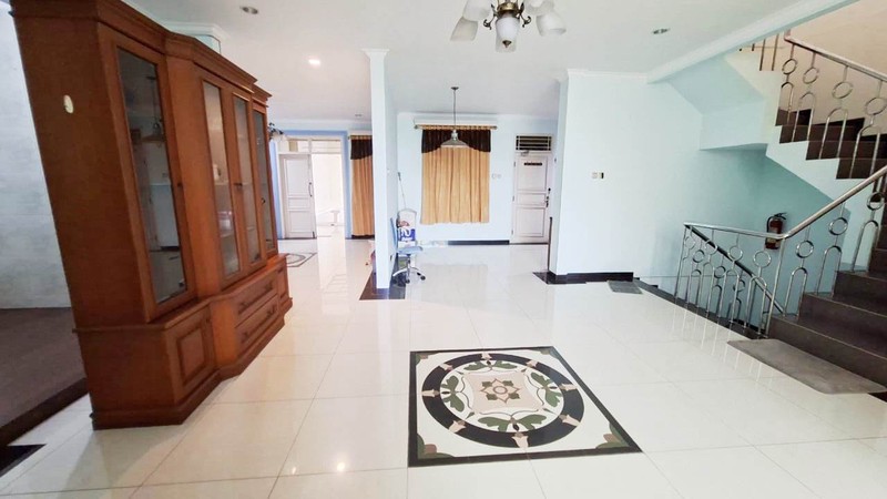 Rumah 2 Lantai Semi Furnished di Jl Cucur Sektor IV Bintaro Jaya Pondok Karya, Pondok Aren