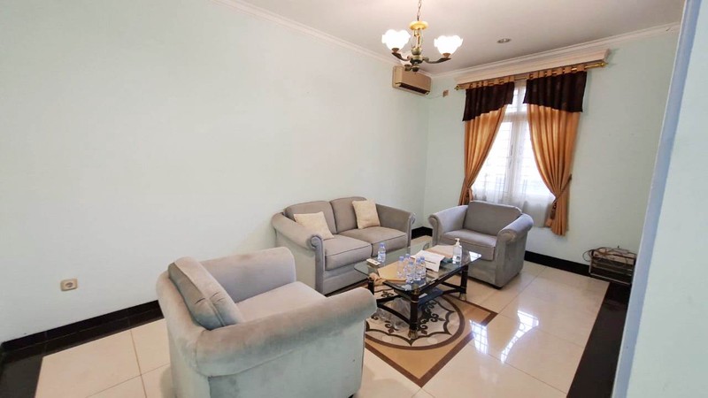 Rumah 2 Lantai Semi Furnished di Jl Cucur Sektor IV Bintaro Jaya Pondok Karya, Pondok Aren