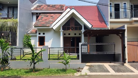 Fast Rent. Rumah luas di Griya Loka, BSD