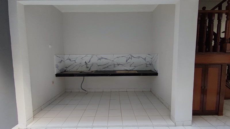 Fast Rent. Rumah luas di Griya Loka, BSD