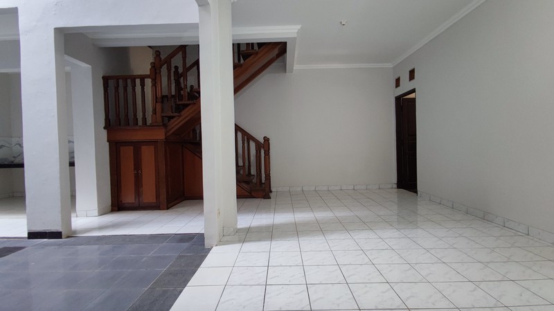 Fast Rent. Rumah luas di Griya Loka, BSD