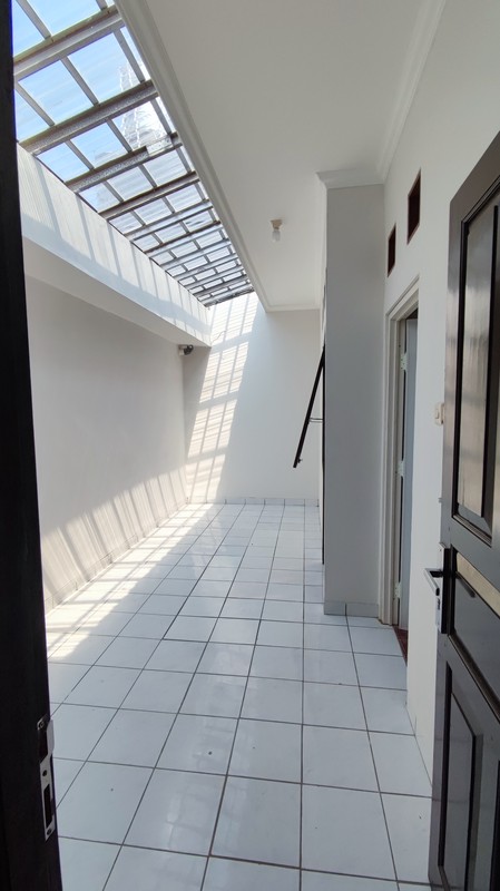 Fast Rent. Rumah luas di Griya Loka, BSD