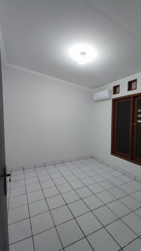 Fast Rent. Rumah luas di Griya Loka, BSD