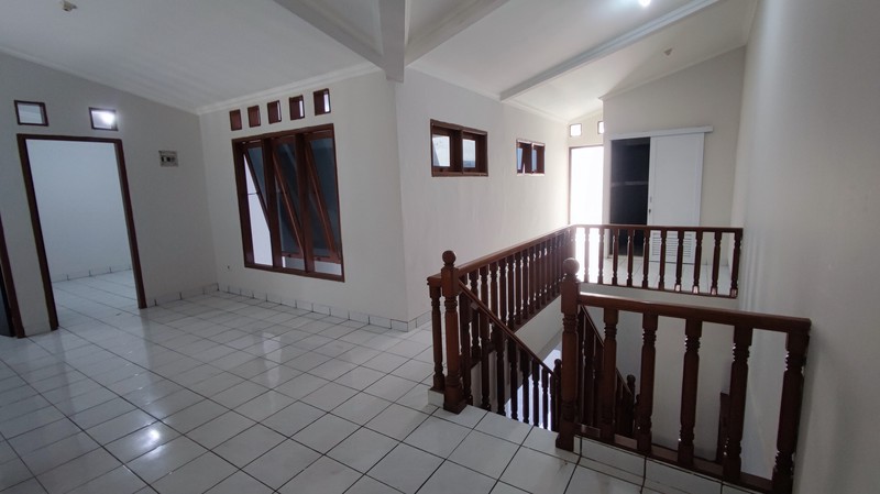 Fast Rent. Rumah luas di Griya Loka, BSD