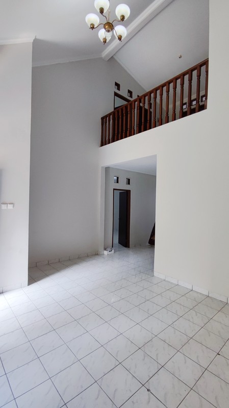 Fast Rent. Rumah luas di Griya Loka, BSD