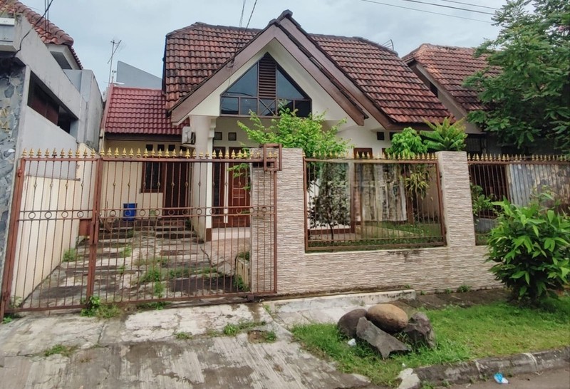 For Rent. Rumah luas di Griya Loka, BSD