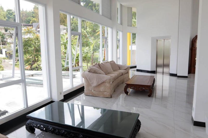 Dijual Villa dengan Pemandangan Yang Indah dan Bangunan Yang Elegan @Dago Pakar Bandung.