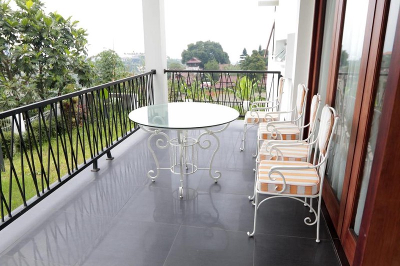 Dijual Villa dengan Pemandangan Yang Indah dan Bangunan Yang Elegan @Dago Pakar Bandung.