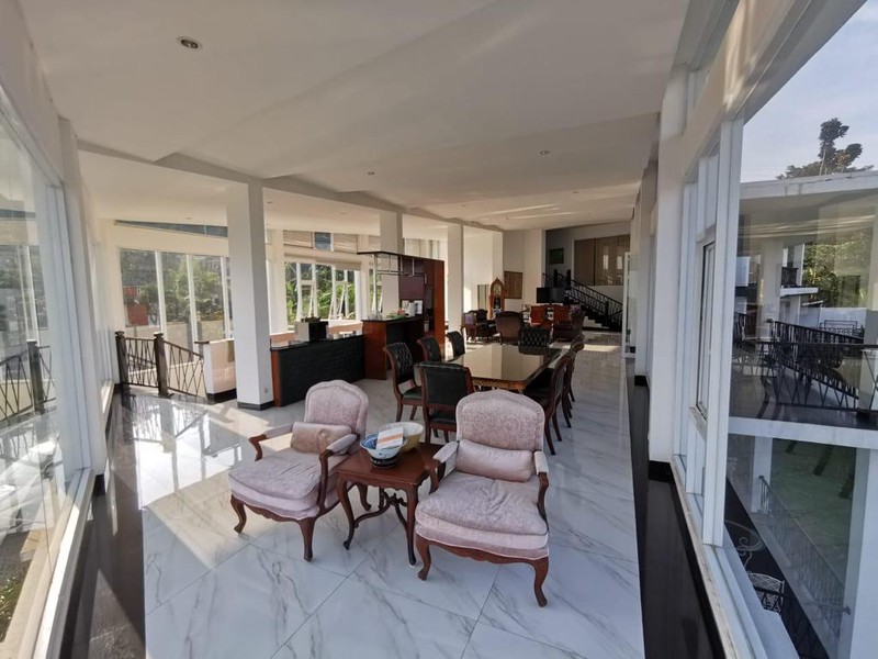 Dijual Villa dengan Pemandangan Yang Indah dan Bangunan Yang Elegan @Dago Pakar Bandung.