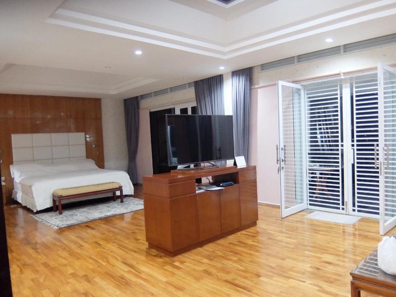 Dijual Villa dengan Pemandangan Yang Indah dan Bangunan Yang Elegan @Dago Pakar Bandung.