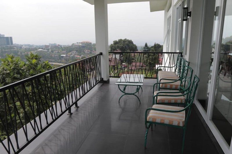Dijual Villa dengan Pemandangan Yang Indah dan Bangunan Yang Elegan @Dago Pakar Bandung.