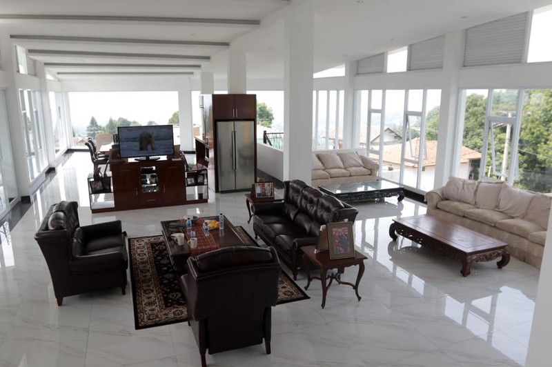 Dijual Villa dengan Pemandangan Yang Indah dan Bangunan Yang Elegan @Dago Pakar Bandung.