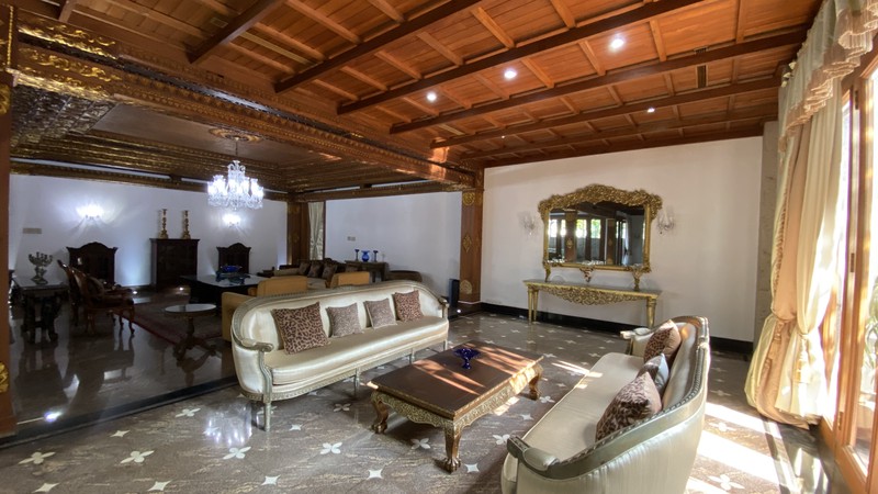 BIG AND BEAUTIFUL HOUSE AT PATRA KUNINGAN AREA