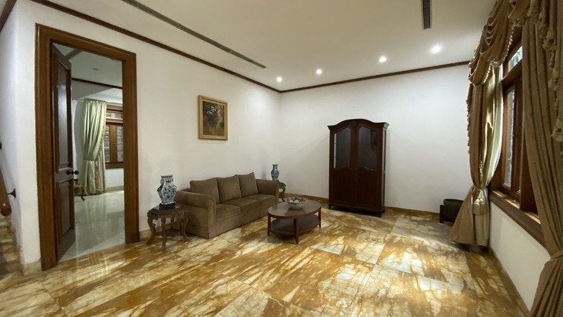 BIG AND BEAUTIFUL HOUSE AT PATRA KUNINGAN AREA