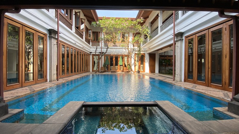 BIG AND BEAUTIFUL HOUSE AT PATRA KUNINGAN AREA