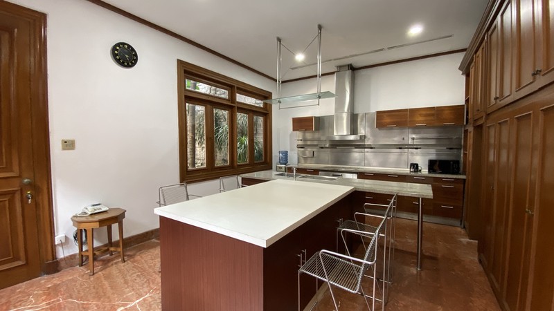 BIG AND BEAUTIFUL HOUSE AT PATRA KUNINGAN AREA