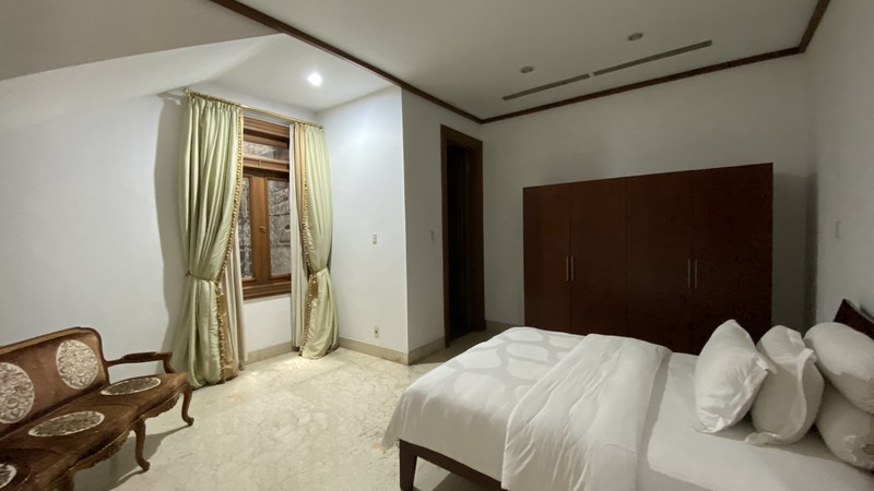 BIG AND BEAUTIFUL HOUSE AT PATRA KUNINGAN AREA