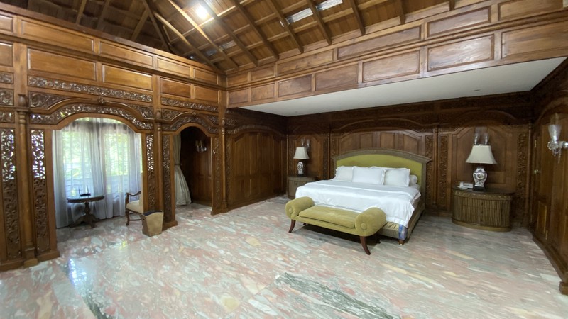 BIG AND BEAUTIFUL HOUSE AT PATRA KUNINGAN AREA