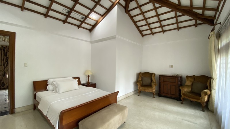 BIG AND BEAUTIFUL HOUSE AT PATRA KUNINGAN AREA