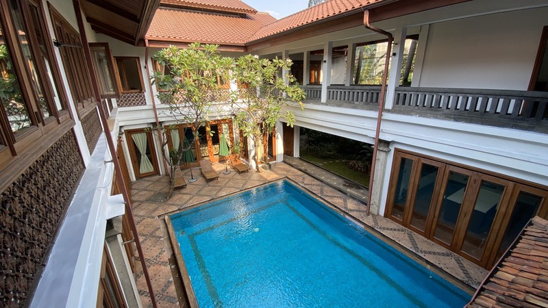 BIG AND BEAUTIFUL HOUSE AT PATRA KUNINGAN AREA