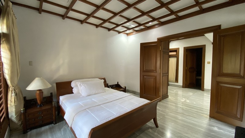 BIG AND BEAUTIFUL HOUSE AT PATRA KUNINGAN AREA